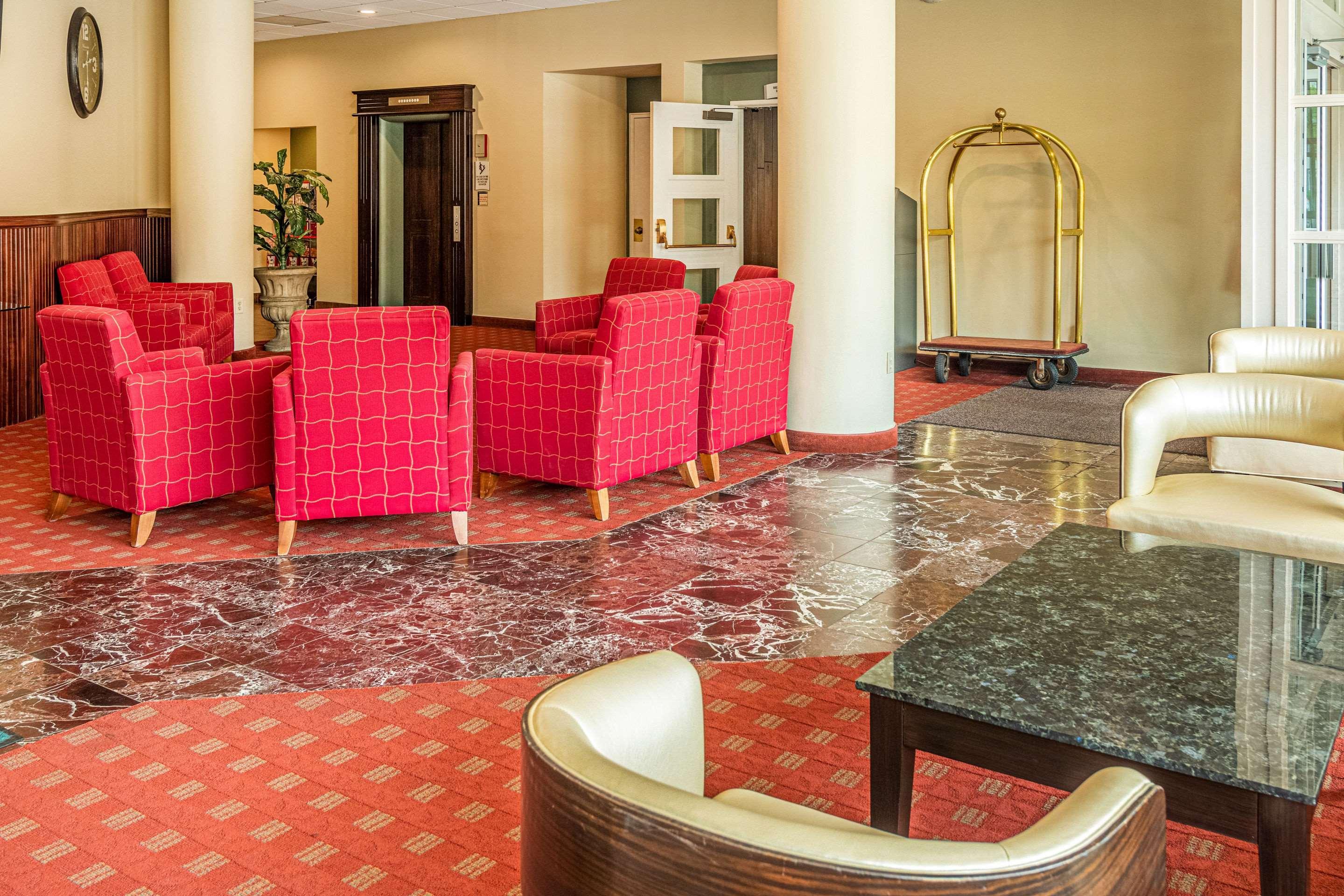 Quality Inn & Suites Virginia Экстерьер фото