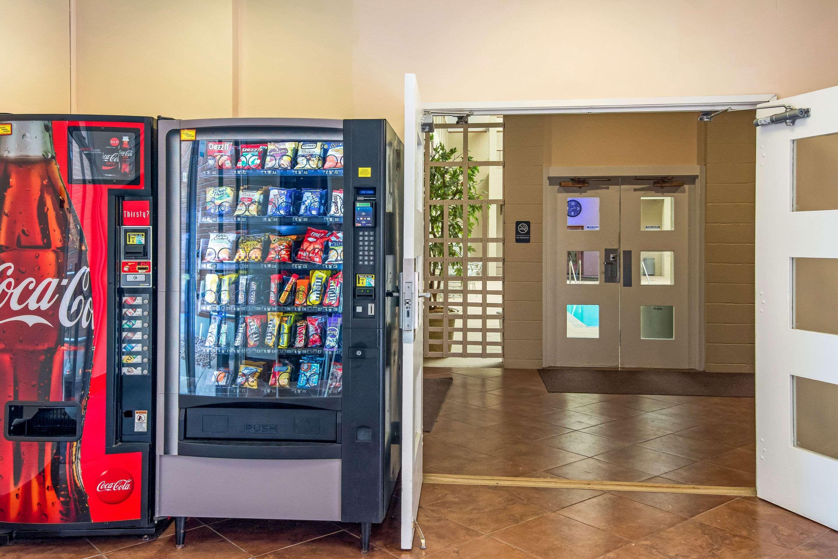 Quality Inn & Suites Virginia Экстерьер фото