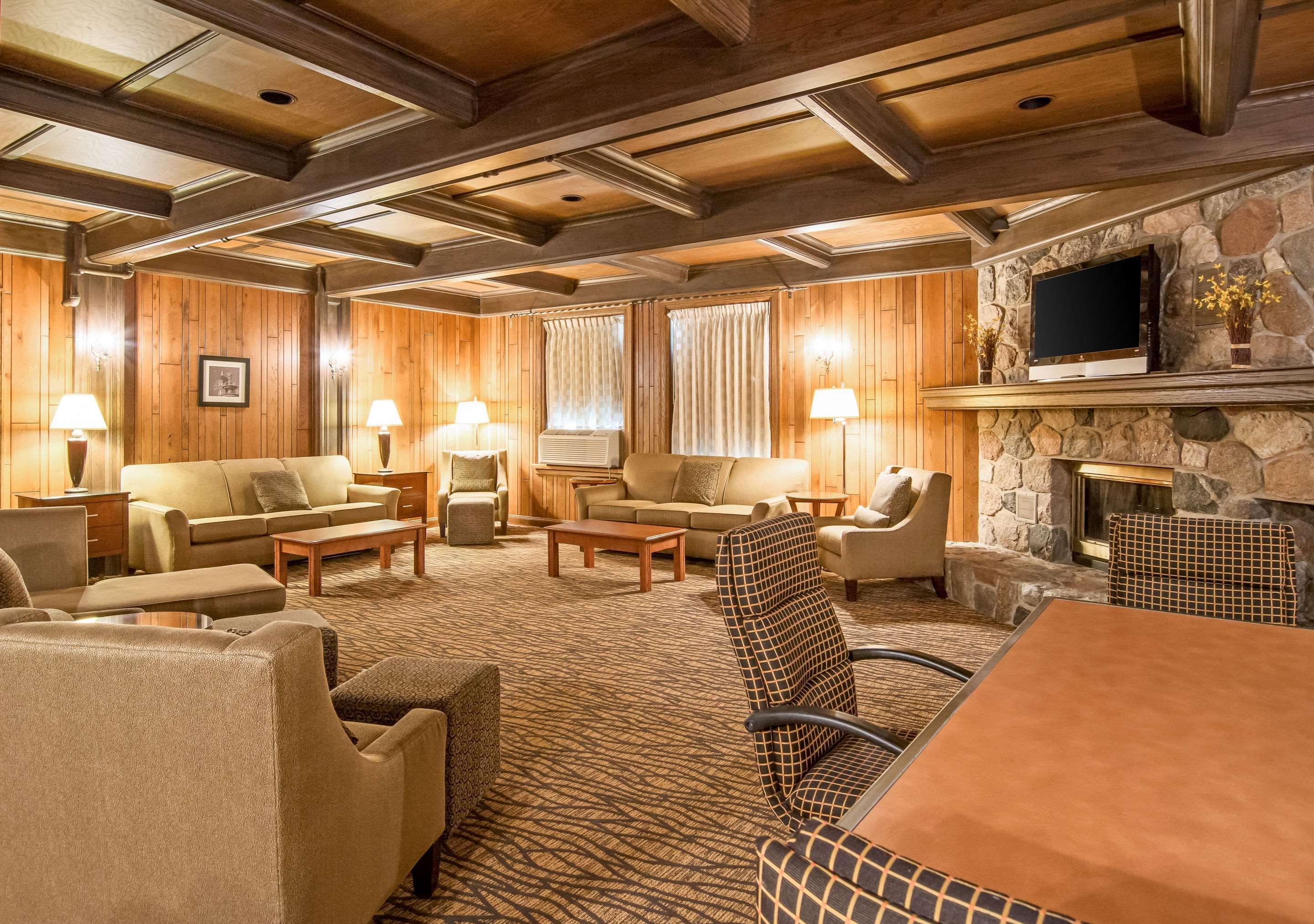 Quality Inn & Suites Virginia Экстерьер фото