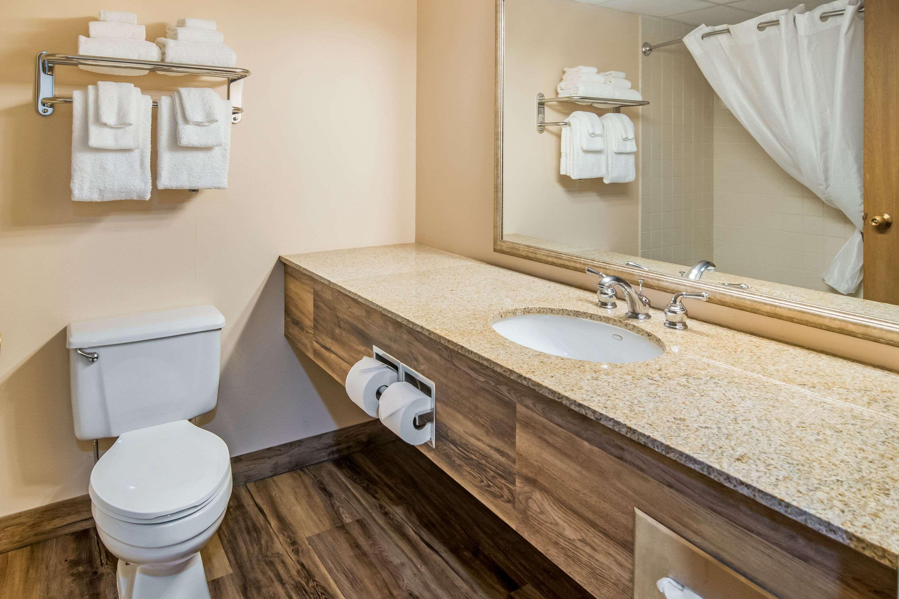 Quality Inn & Suites Virginia Экстерьер фото