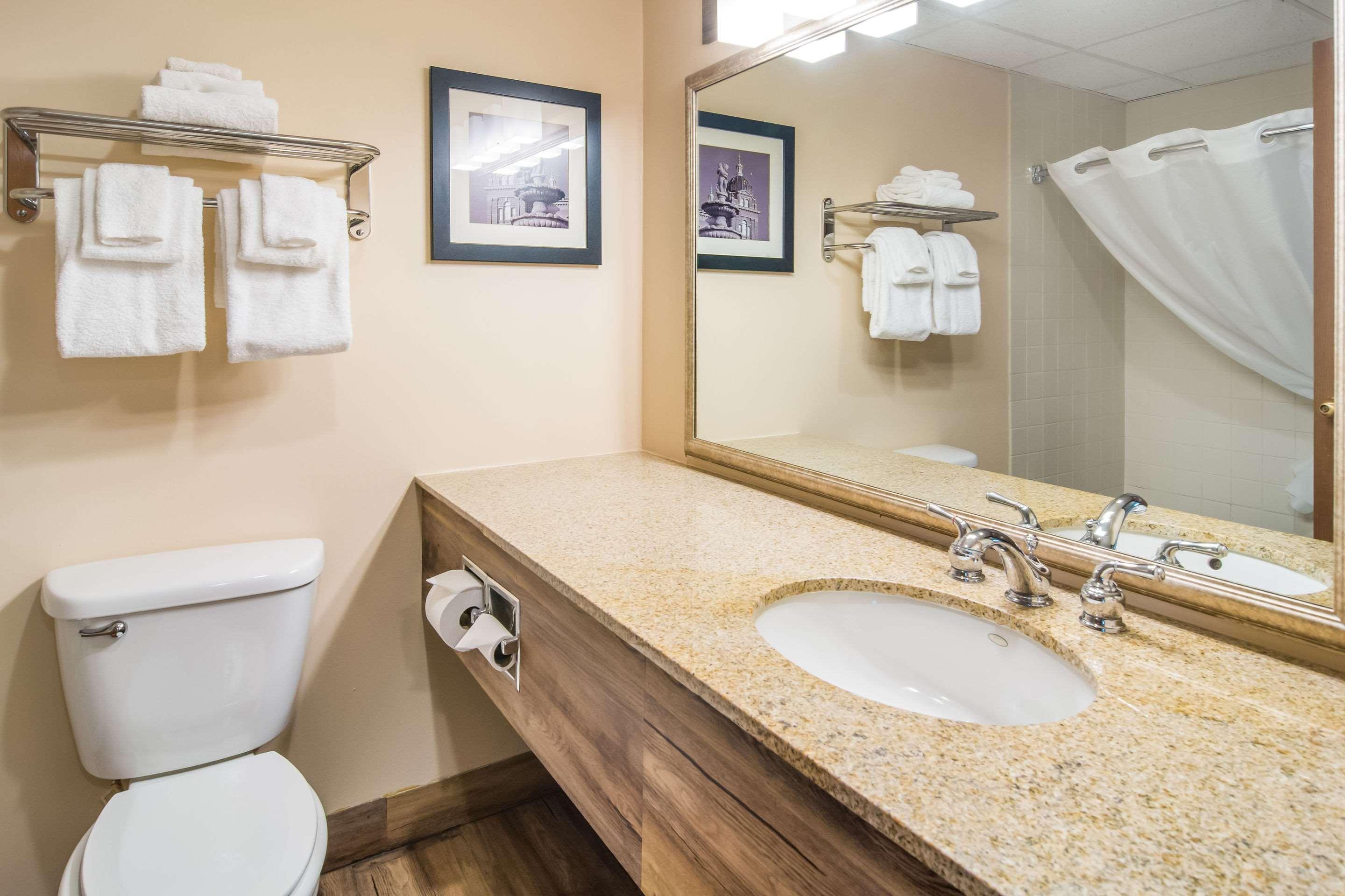Quality Inn & Suites Virginia Экстерьер фото