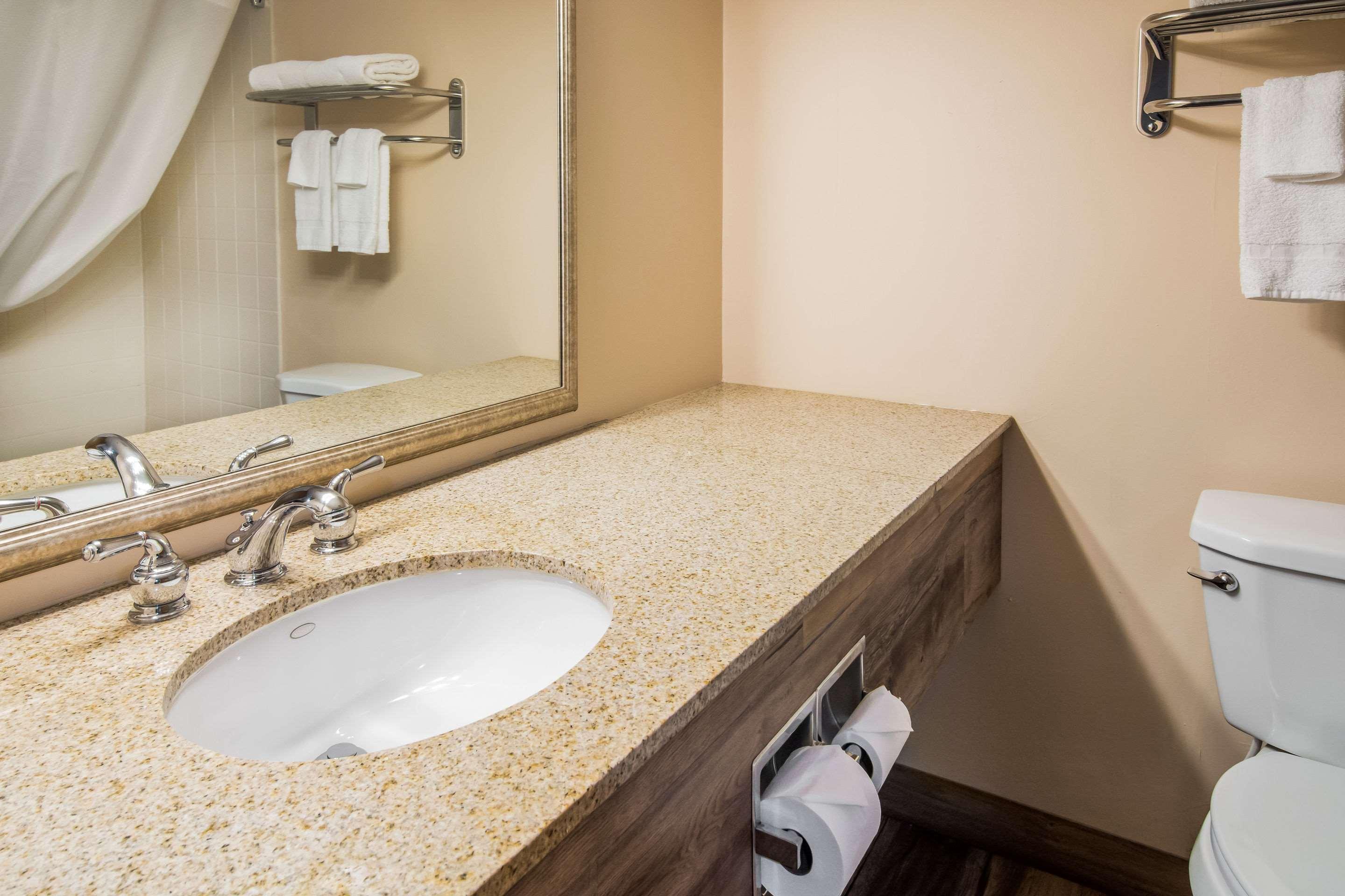 Quality Inn & Suites Virginia Экстерьер фото