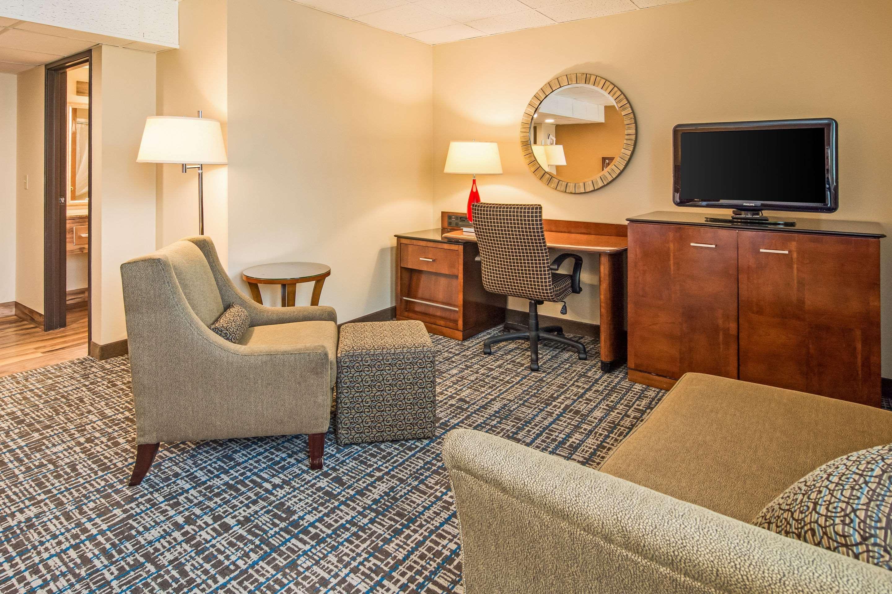 Quality Inn & Suites Virginia Экстерьер фото