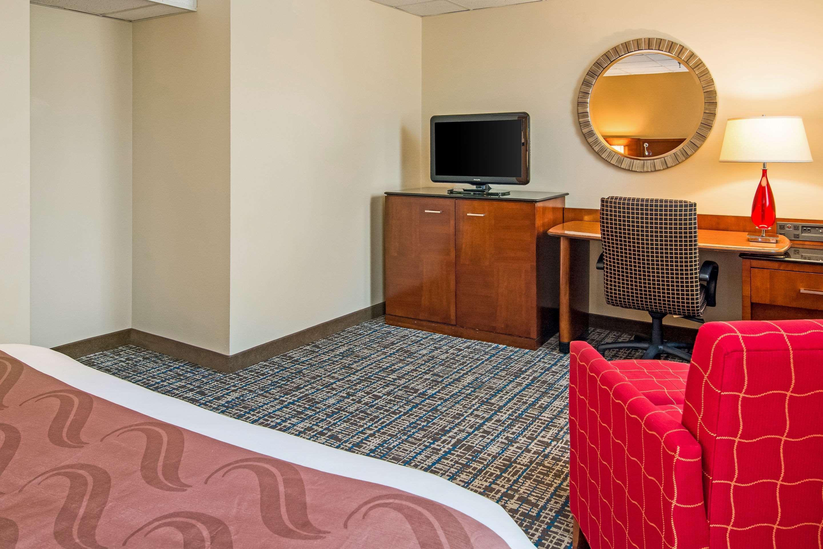 Quality Inn & Suites Virginia Экстерьер фото